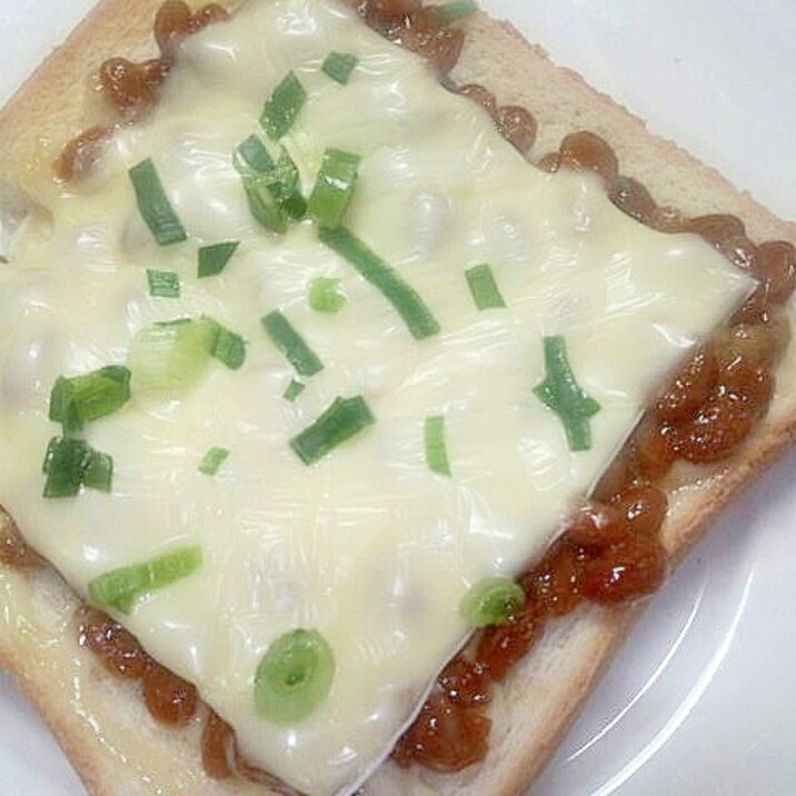 簡単☆納豆とチーズのトースト
